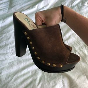 ✨Michael Kors Brown Suede Heels✨